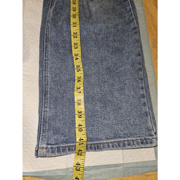 Almost Famous 90's Fit Baggy Jeans Women's Size 11 NEW - Picture 12 of 12
